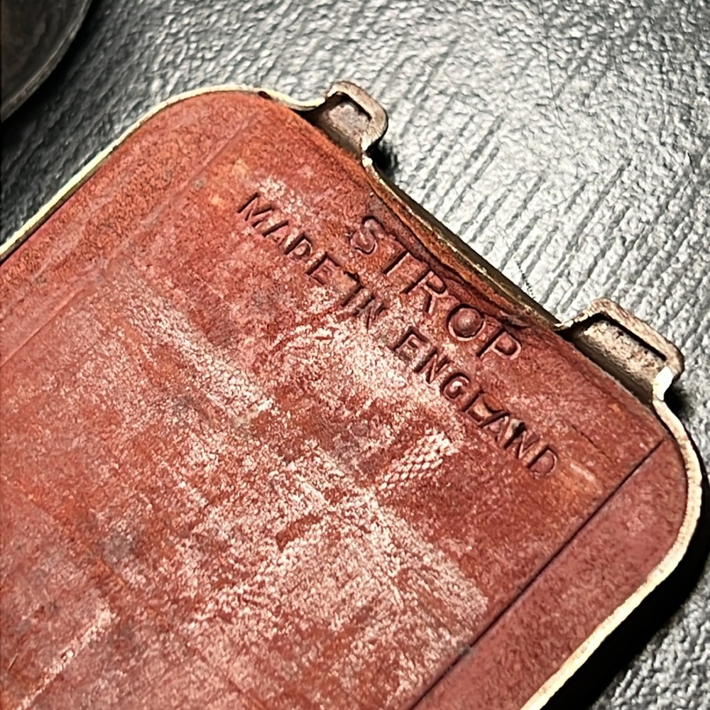 Vintage Silver and Blue Rolls Razor Case - Picture 5 of 13